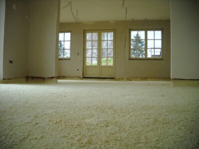 Het resultaat is een mooie egale vloerisolatie Het resultaat is een mooie egale vloerisolatie