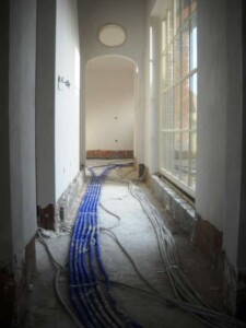 Vloerisolatie: de leidingen liggen voldoende vast