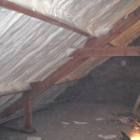 Isolatiemateriaal aan de binnenkant van het dak Isolatiemateriaal aan de binnenkant van het dak